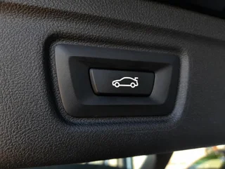 330 e Touring M-SPORT 4x4 Aut. - Image 13