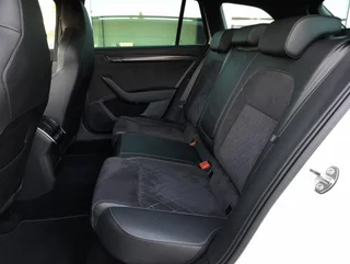 Superb Kombi SPORTLINE IV 156/218 DSG - Image 14