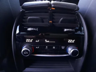 530 e Touring LUXURY LINE 4x4 Aut - Image 14