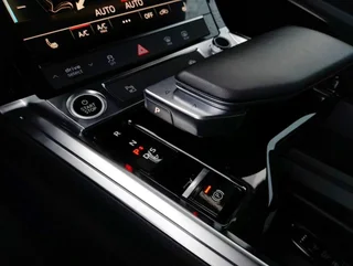 e-tron e-tron 55 quattro S-LINE BLACK EDITION - Image 9