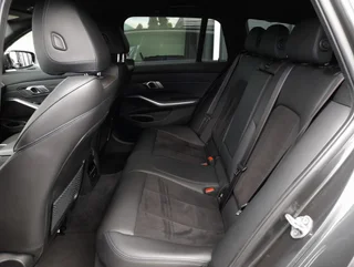 330 e Touring M-SPORT PHEV Aut - Image 13