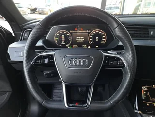e-tron 55 quattro S-LINE - Image 8