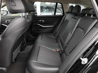 330 e Touring SPORT LINE 4x4 Aut - Image 14