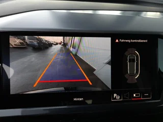 Q4 e-tron 50 quattro S-LINE - Image 5