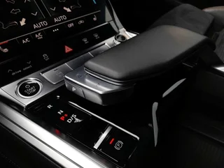 e-tron SB 50 quattro S-LINE BLACK EDITION - Image 9