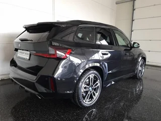 iX1 30 M-SPORT 4x4 Aut - Image 2