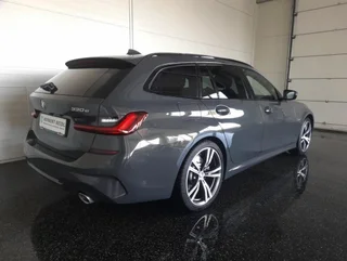 330 e Touring M-SPORT PHEV Aut - Image 2