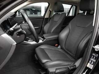 330 e Touring SPORT LINE 4x4 Aut - Image 13