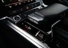 e-tron e-tron 55 quattro S-LINE BLACK EDITION - Image 9