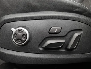 A4 Avant S-LINE 40 TFSI quattro S-tr - Image 10