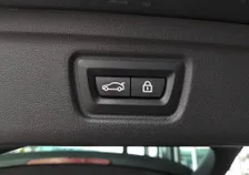 330 e Touring SPORTLINE 4x4 Aut. - Image 17