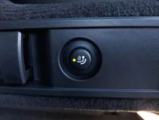 330 e Touring M-SPORT PHEV Aut - Image 16