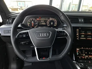 e-tron e-tron 55 quattro S-LINE BLACK EDITION - Image 10